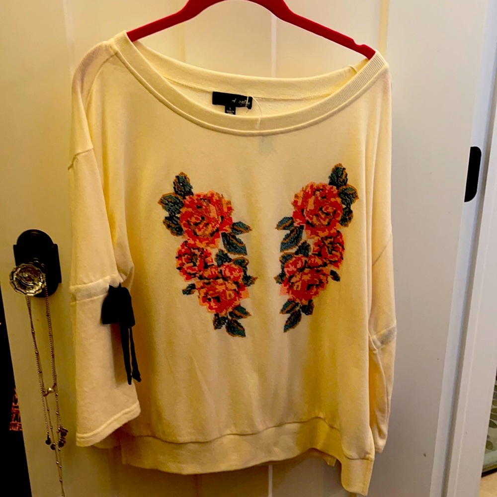 gorgeous floral bell sleeved sweatshirt